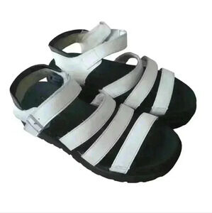 Sketchers Women's White and Black Luxe Foam Strappy Chunky Sandal 7.5